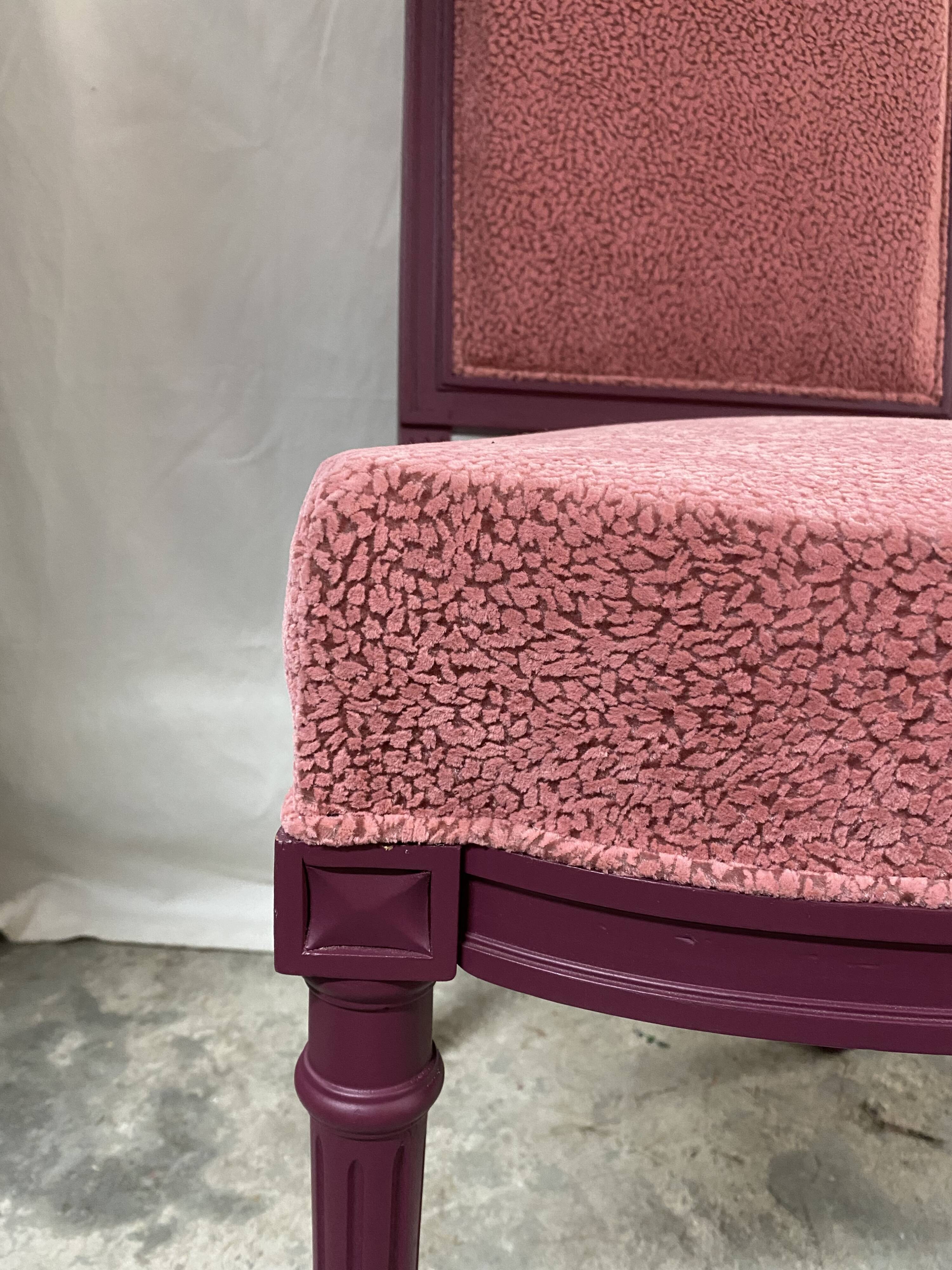 Corner pink chair