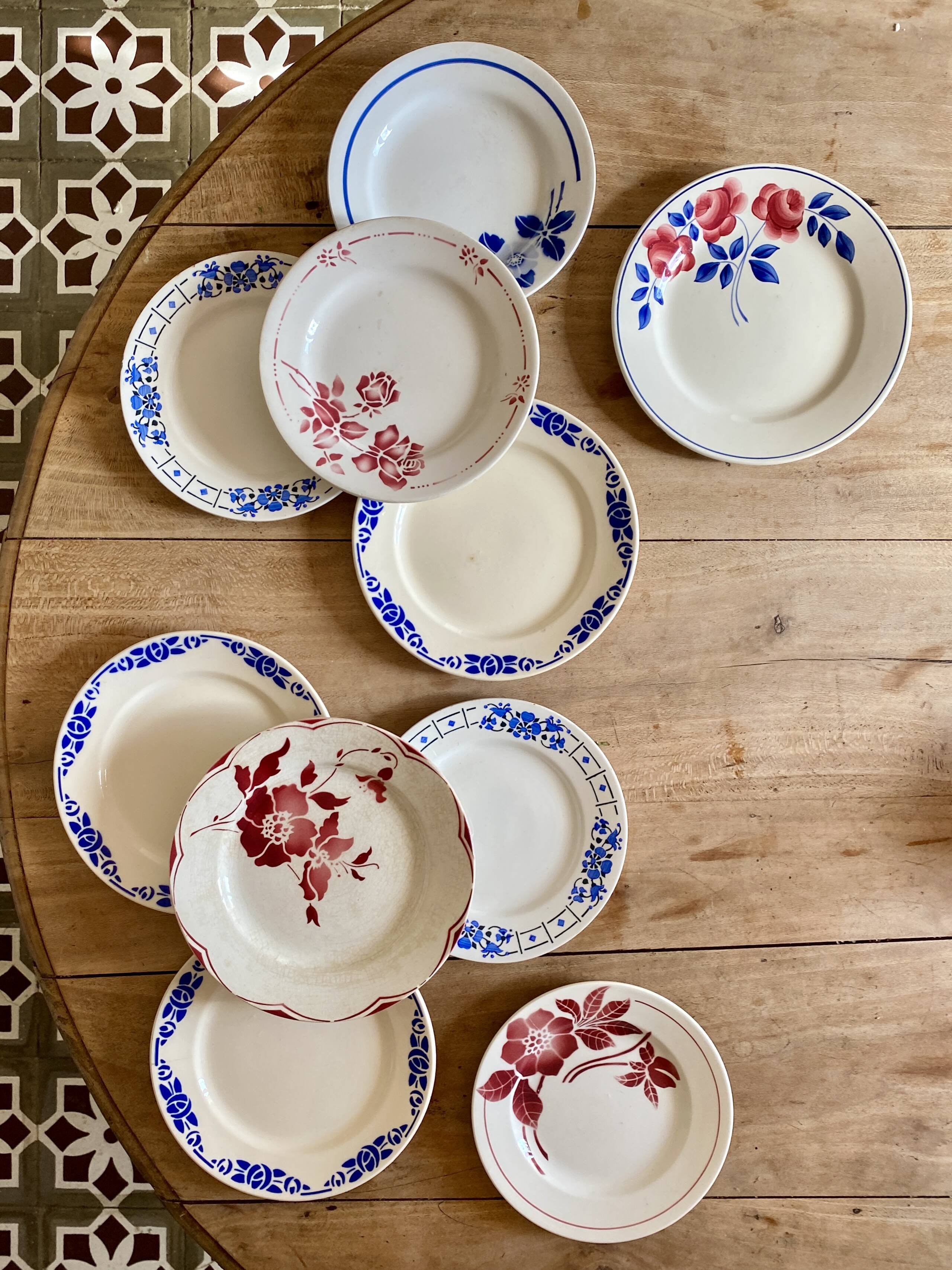 Set of 10 mismatched vintage dessert plates