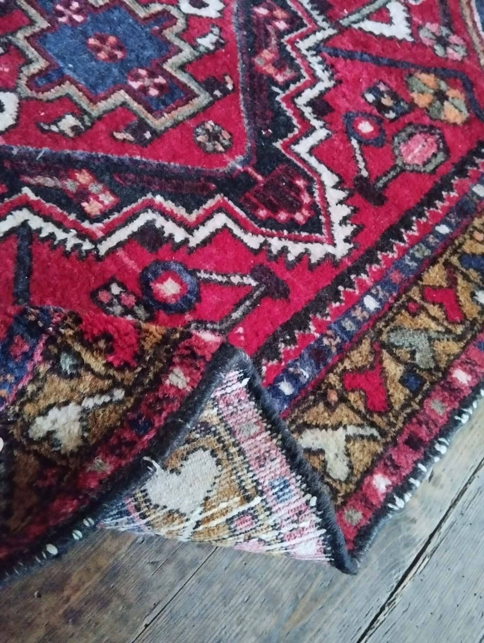 Persian carpet Hamadan 132x101cm