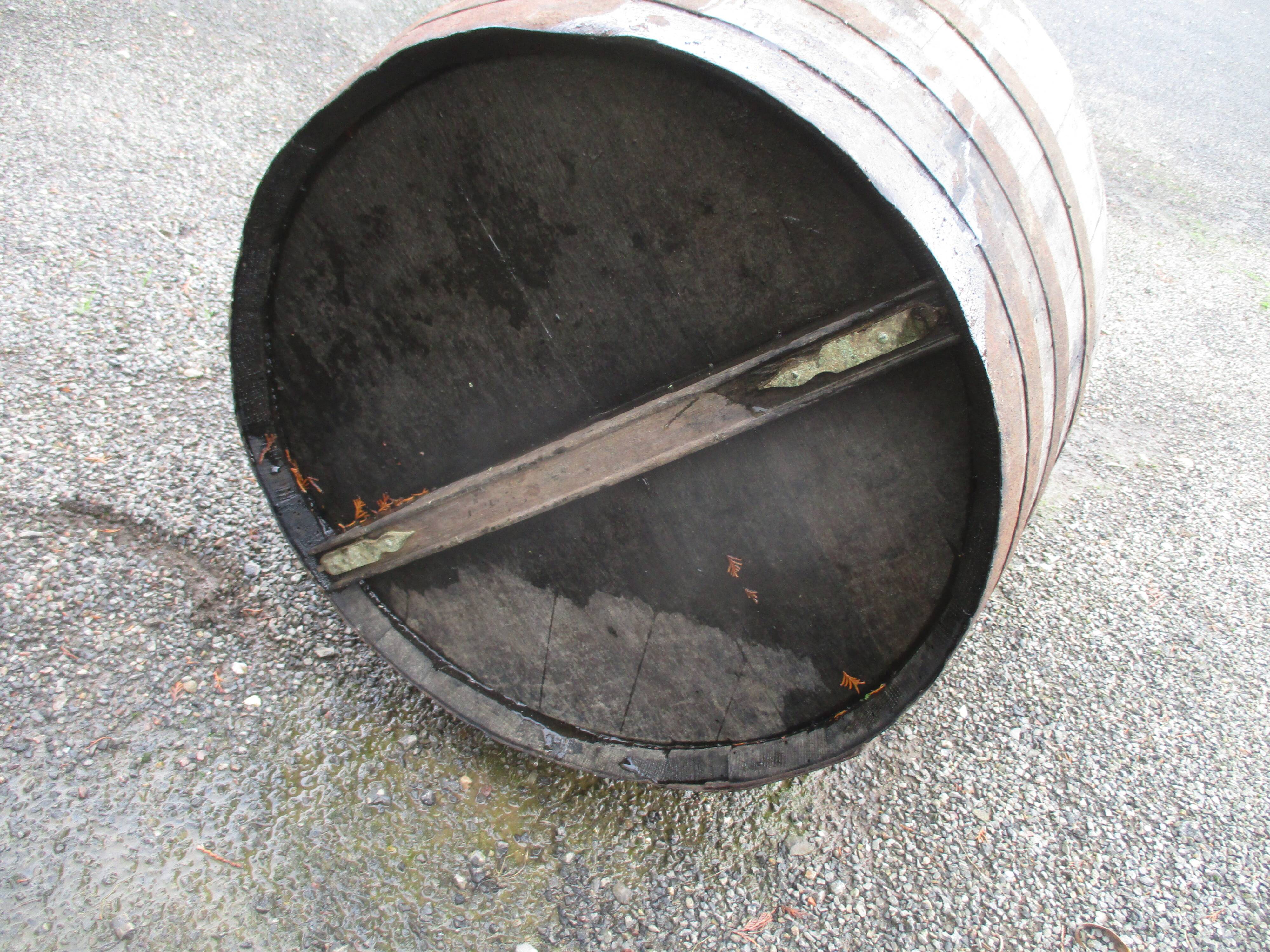 Wooden barrel barrel