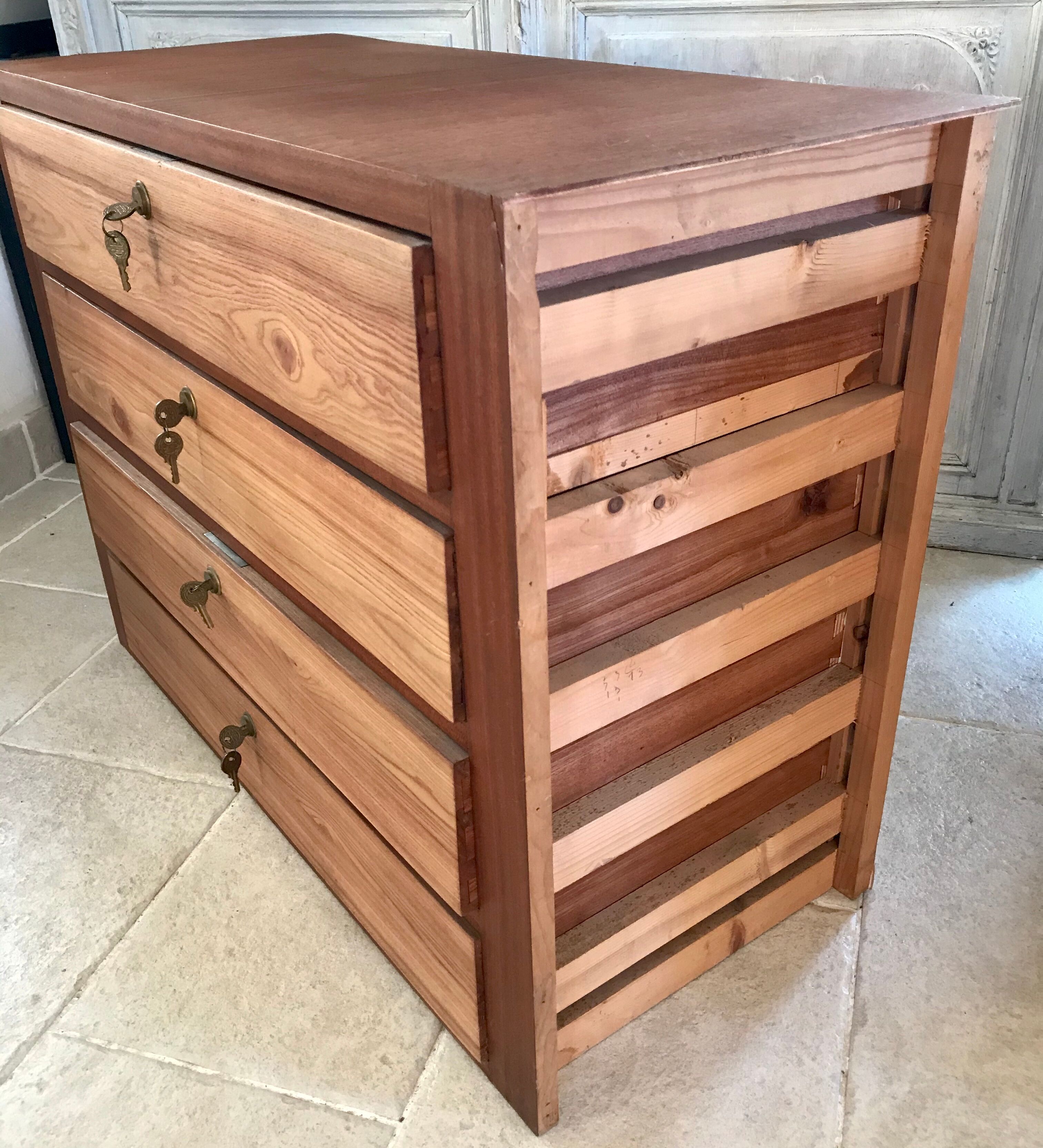 Vintage chest of drawers