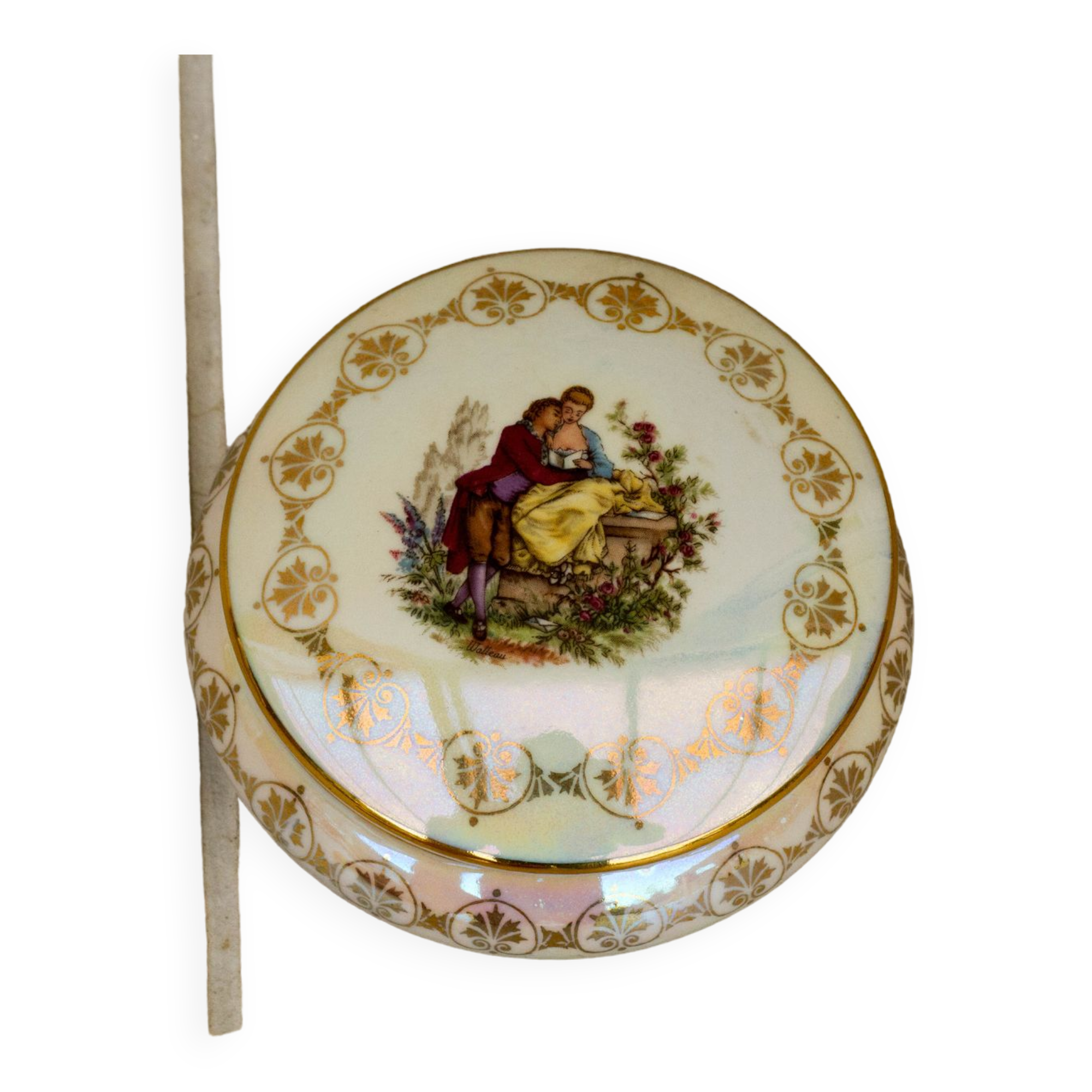 Bonbonniere or jewelry box