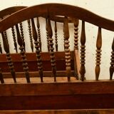 Deux bancs a dossier et accoudoir ajouré hêtre massif XX siècle