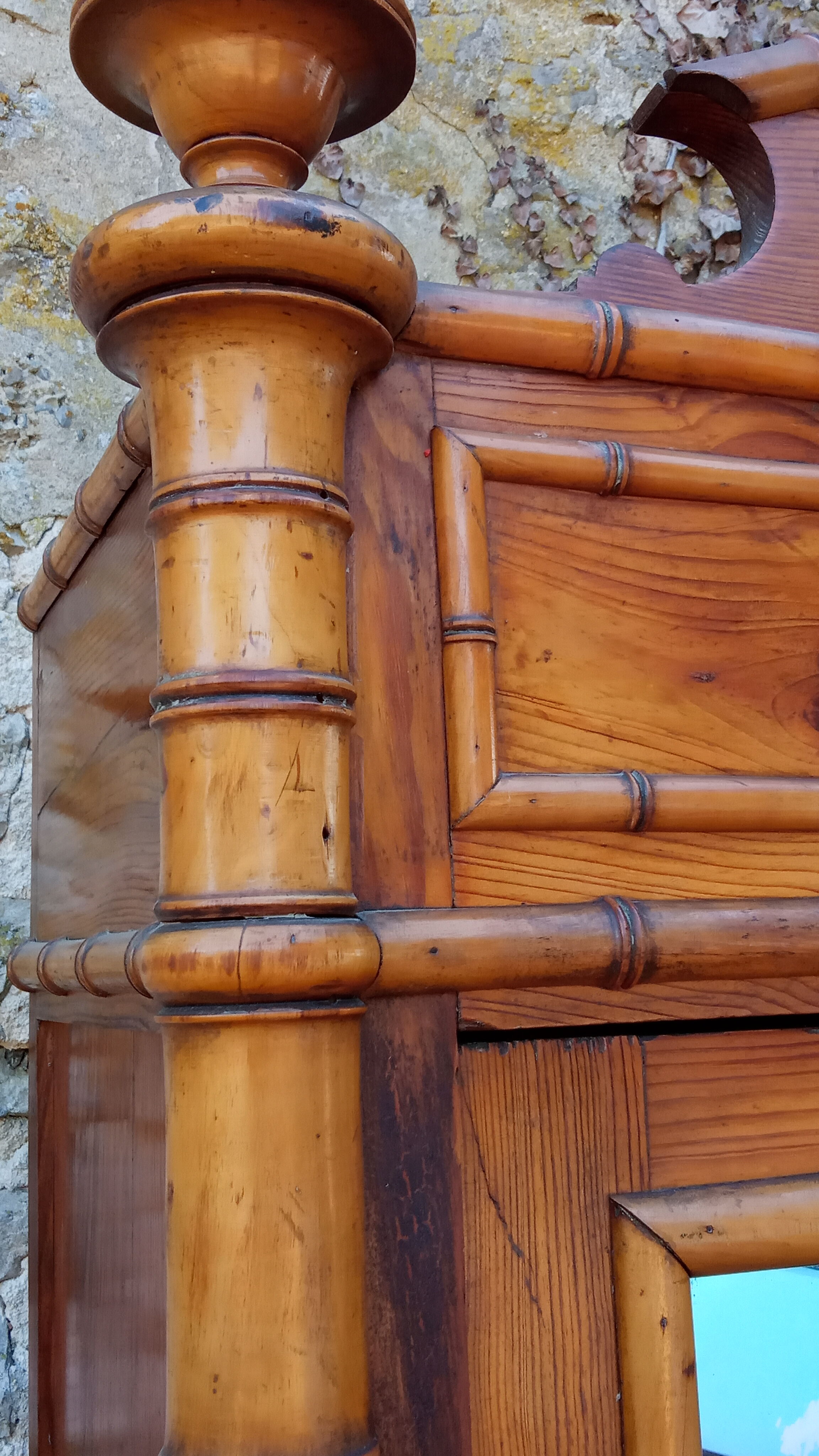 Early 20th century wardrobe in turned pine and pitch pine