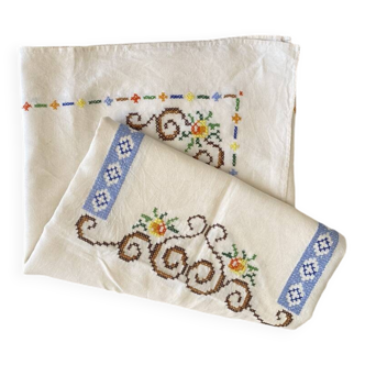 Beautiful old hand embroidered tablecloth - Linen - 200x130 cm