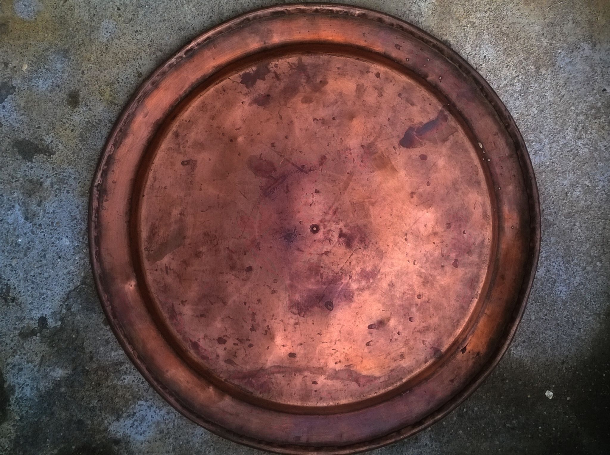 Plateau aux émaux décoratifs