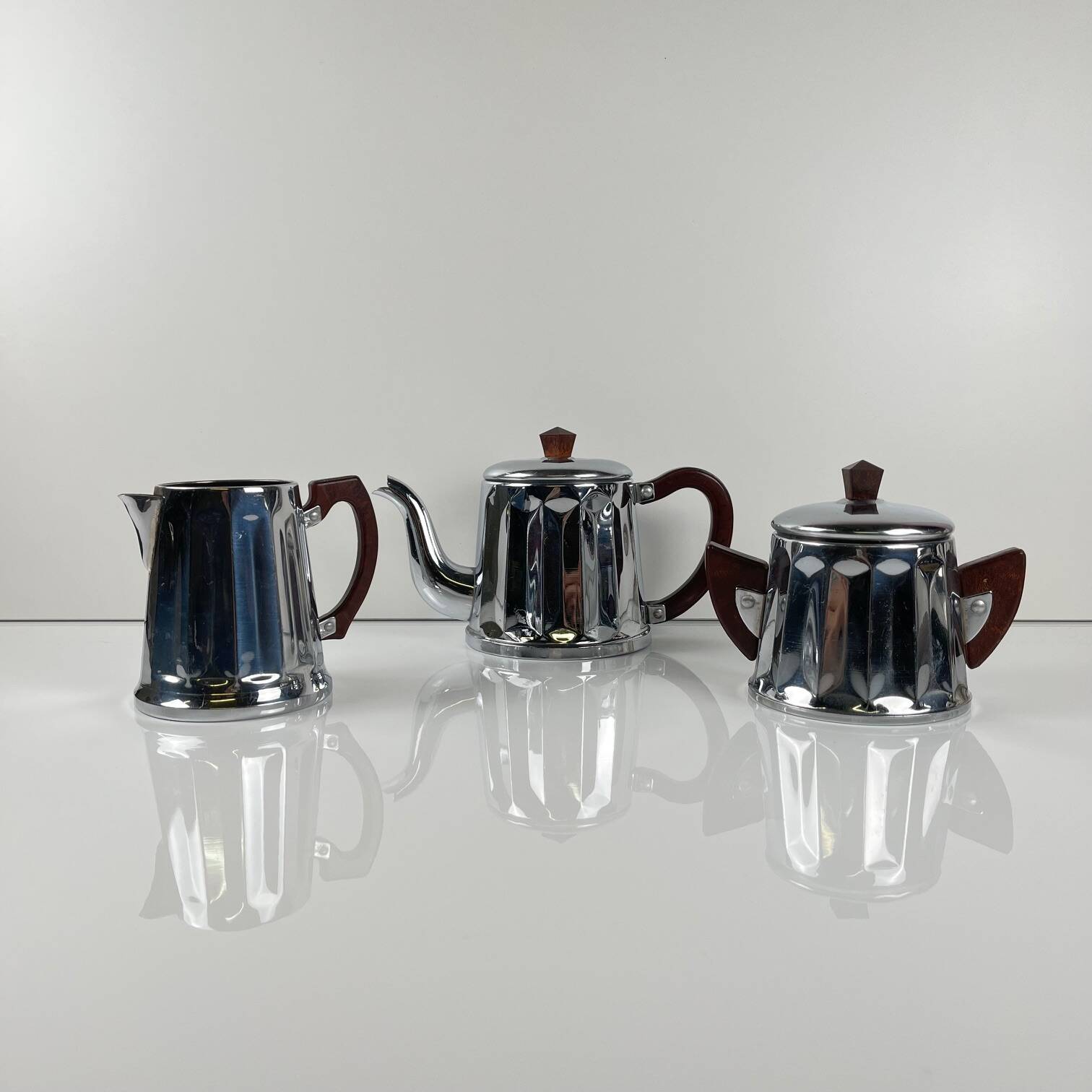 Vintage chrome-plated metal and bakelite coffee set, 1940s/50s