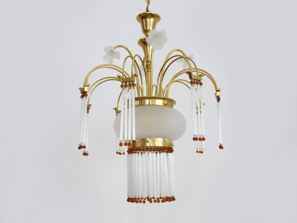 Lustre style Art Nouveau en laiton à pendeloques et globe en verre à 3 feux. Italie Années 70 80