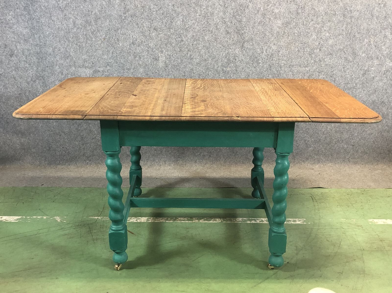 English table with oak flaps-30s