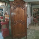 Cherry wood bonnet