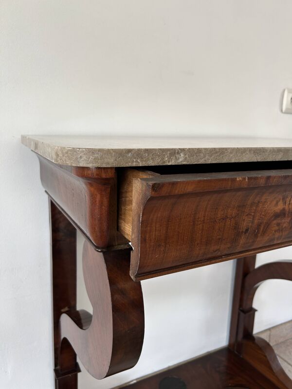 Console d'époque Louis-Philippe, placage d'acajou et marbre