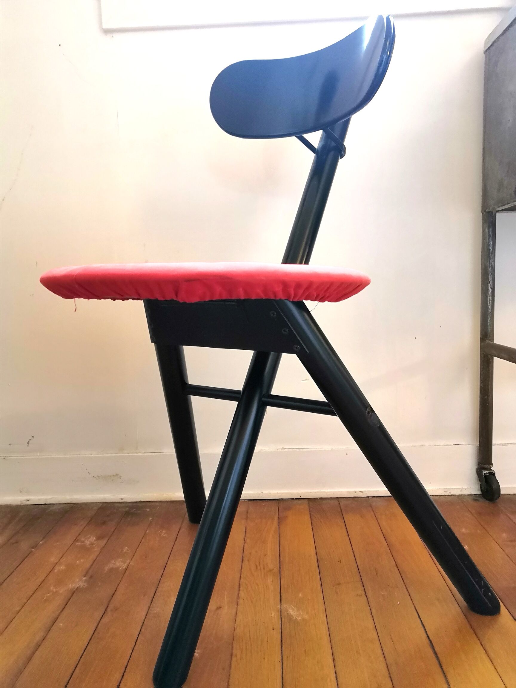 Folding chair design Paolo Orlandini and Roberto Lucci for Calligaris