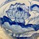 Vase chinois en porcelaine bleu blanc décoré de fleurs de lotus