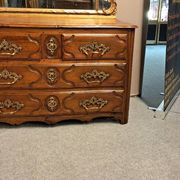 Commode en noyer XVIII