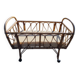 Rattan baby bed