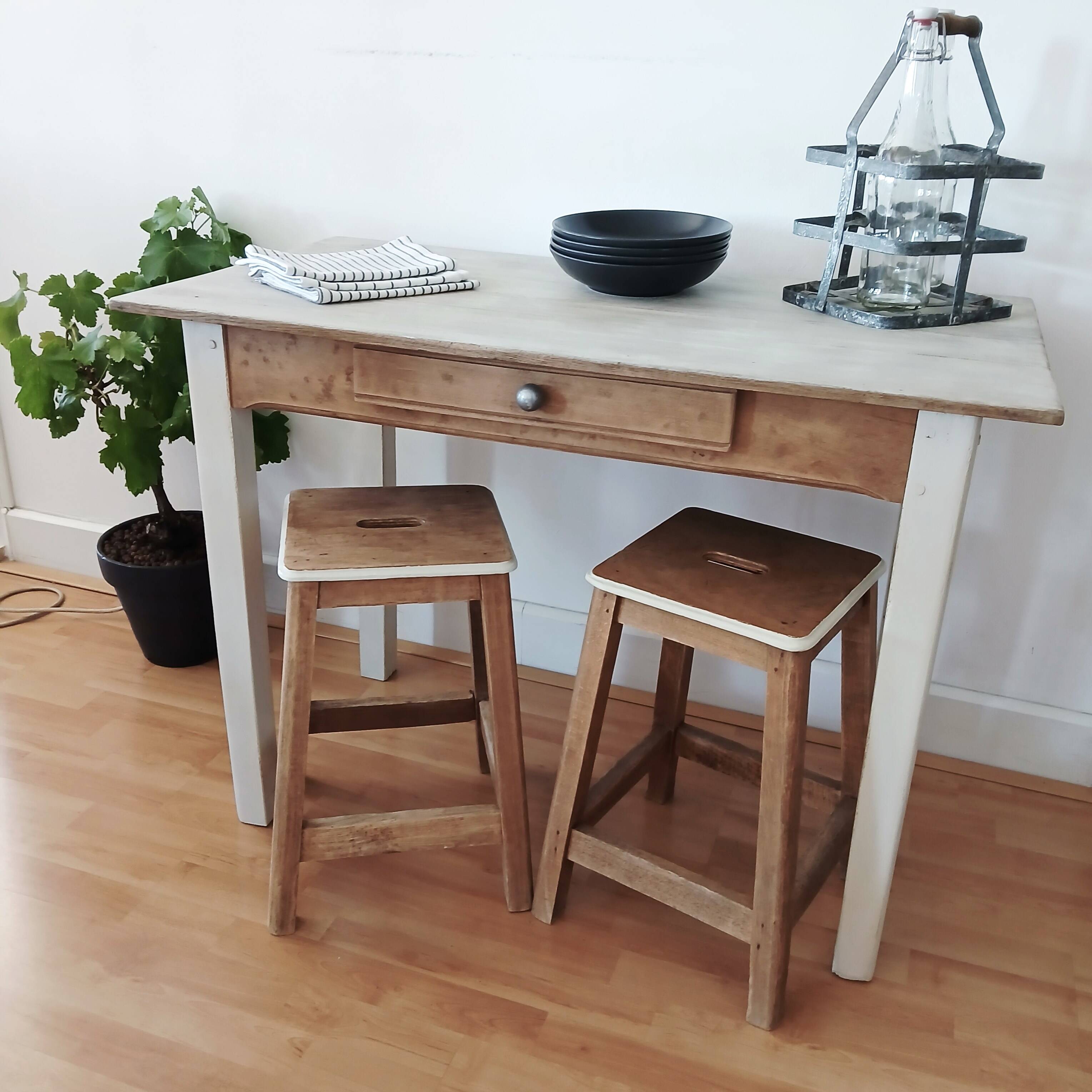 VINTAGE FARM TABLE