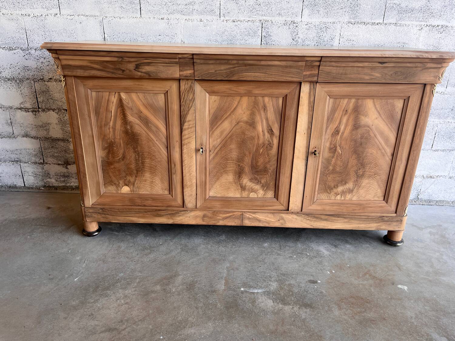 Buffet bahut enfilade en noyer brut