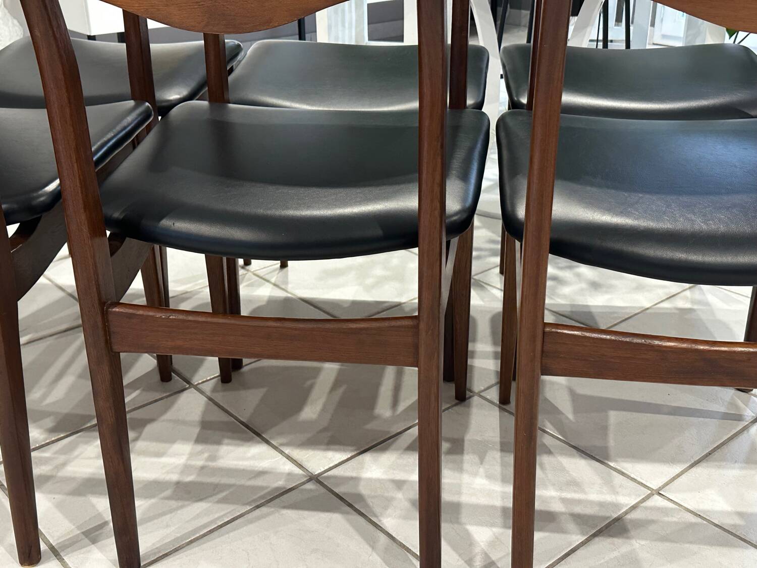 Set of 6 Scandinavian teak chairs, 1970s design.