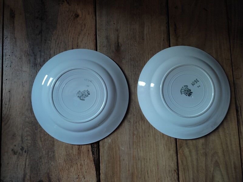 Flat plates blue flower porcelain St Amand dp 092284