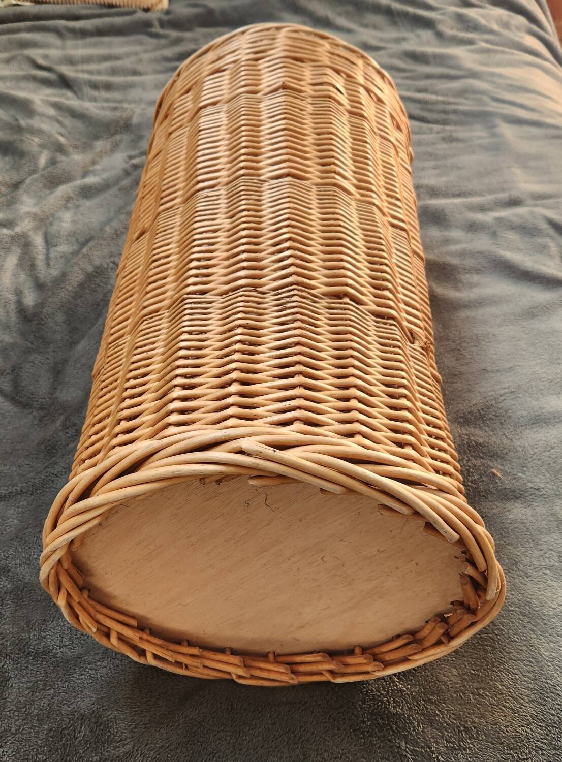 Porte-parapluie en osier fait main : vintage