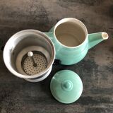 Former multifilter ceramic coffee pot with filter