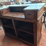 Coffee counter with zinc tray