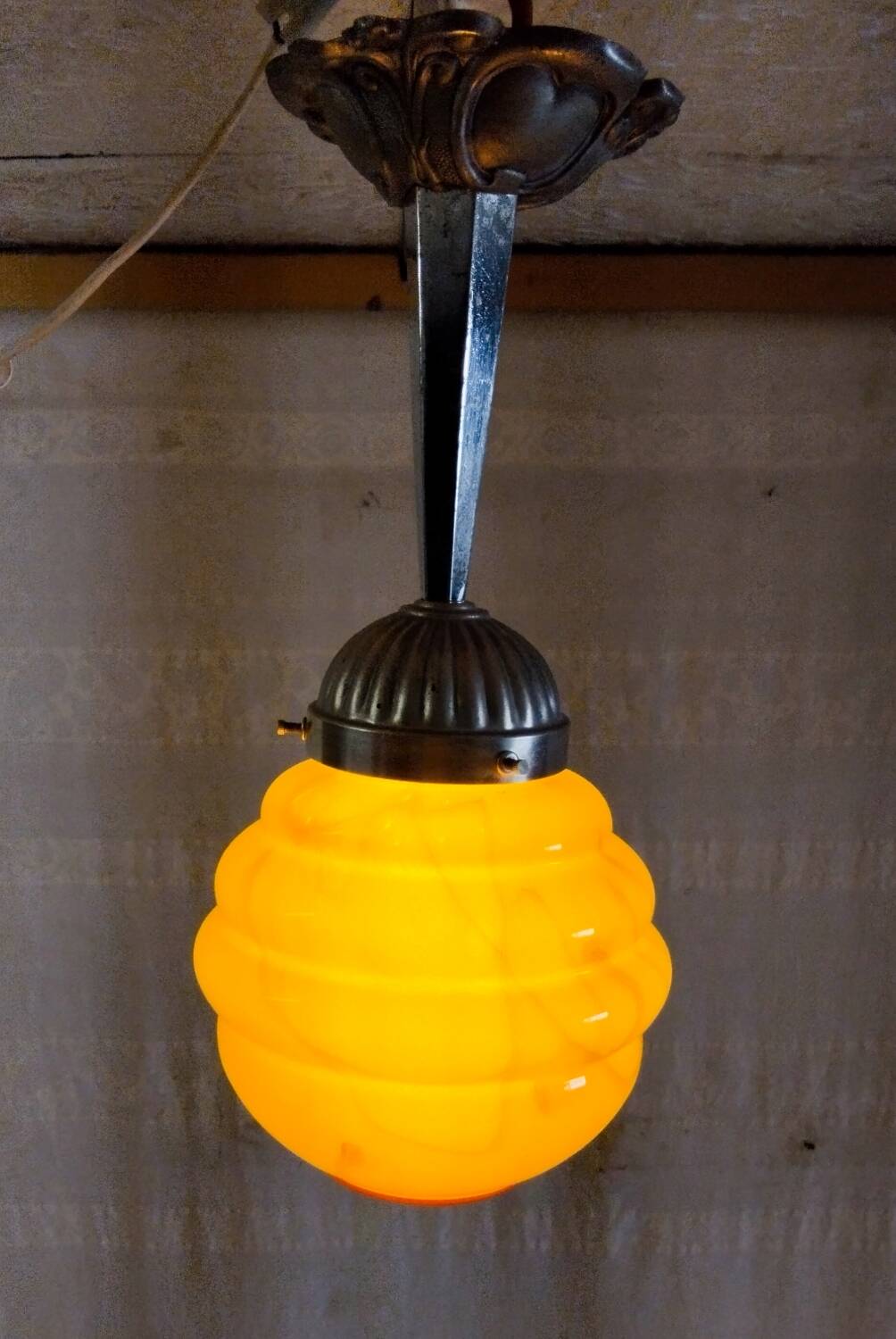 Art Deco opaline marbled globe suspension and aluminium mount - mid 20th century.
