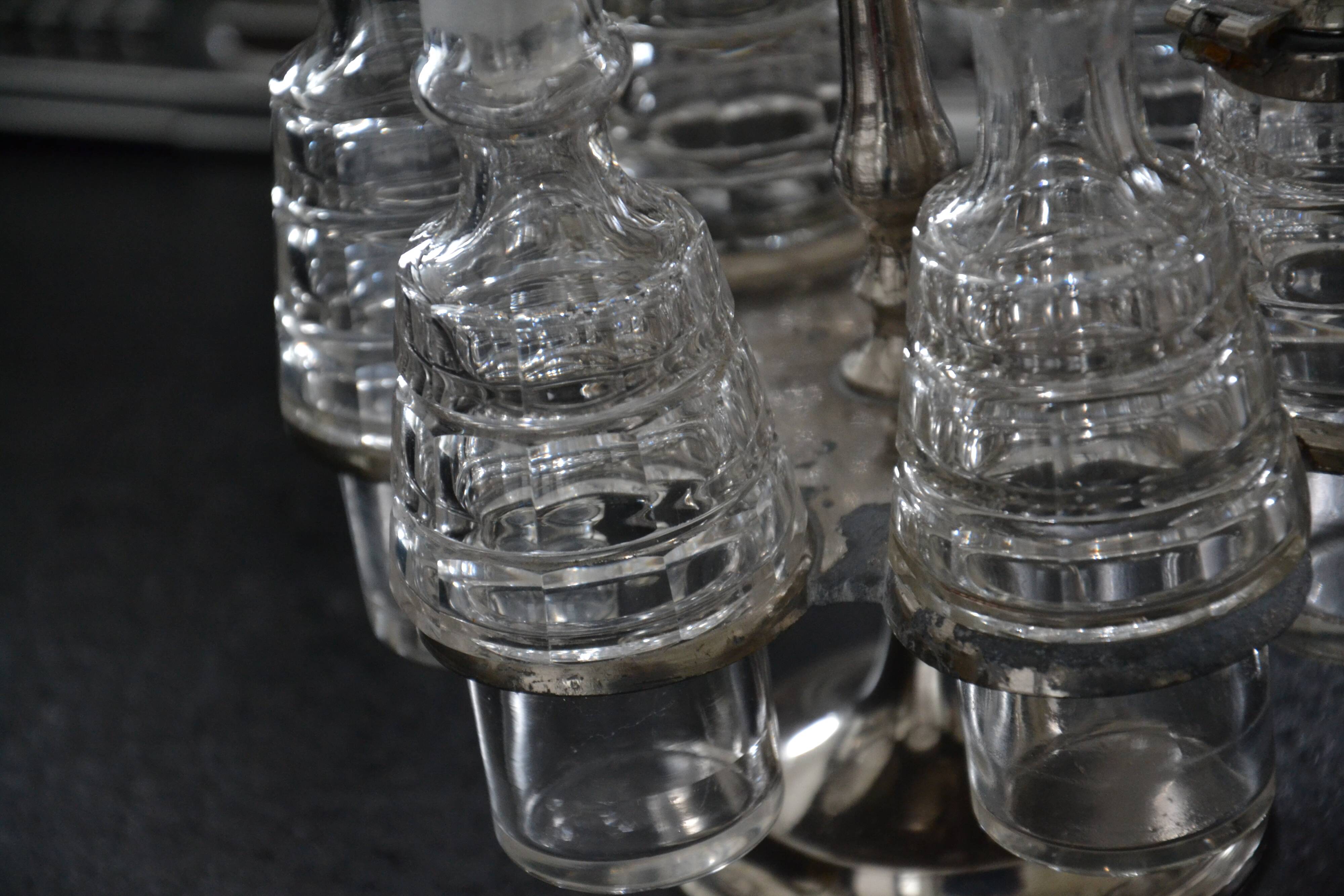 Silver-plated oil and pepper server in Art Deco style.