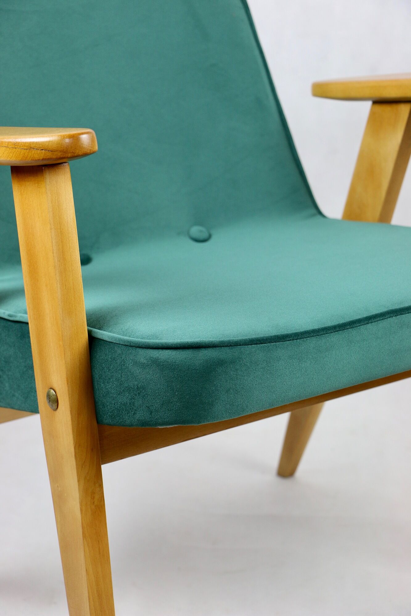 366 Lounge Chair in Green Velvet by Józef Chierowski, 1970s