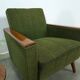 Fauteuil vert avec dossier en bois de teck