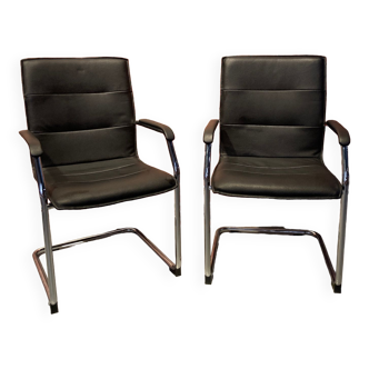 Set of two armchairs in black leatherette