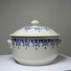 Bouillon/cocotte ancienne en terre de fer émaillée à décor bleu St Uze