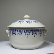 Bouillon/cocotte ancienne en terre de fer émaillée à décor bleu St Uze