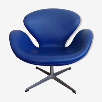 Swan chair by Arne Jacobsen by Fritz Hansen