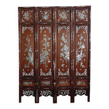 Paravent asiatique en bois sculpté et marqueterie de nacre