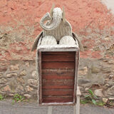 Vintage rattan elephant couch tip