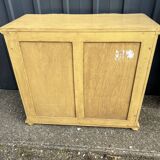 Chest of drawers with three moving drawers