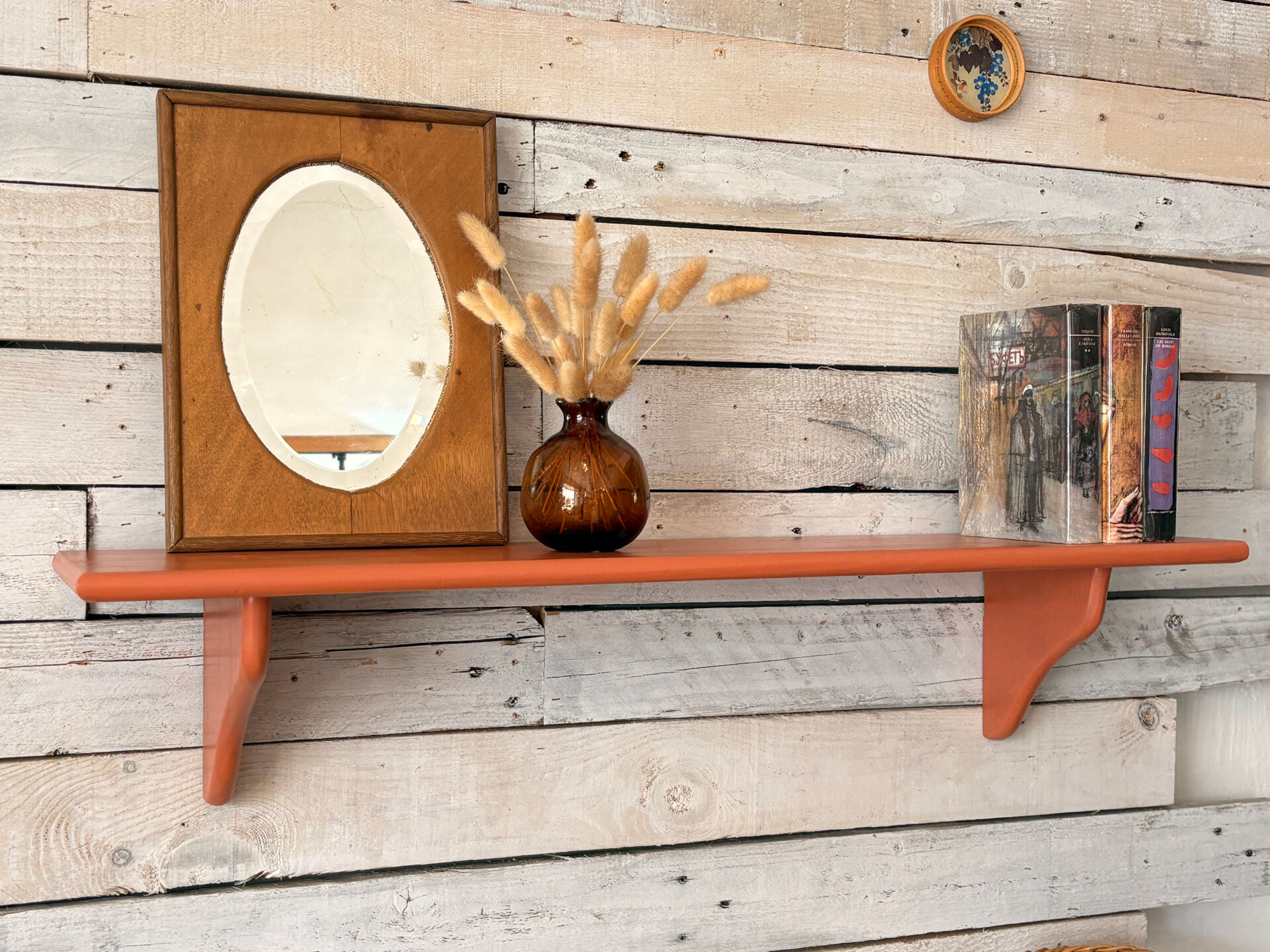 Terracotta shelf