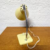 Articulated desk lamp