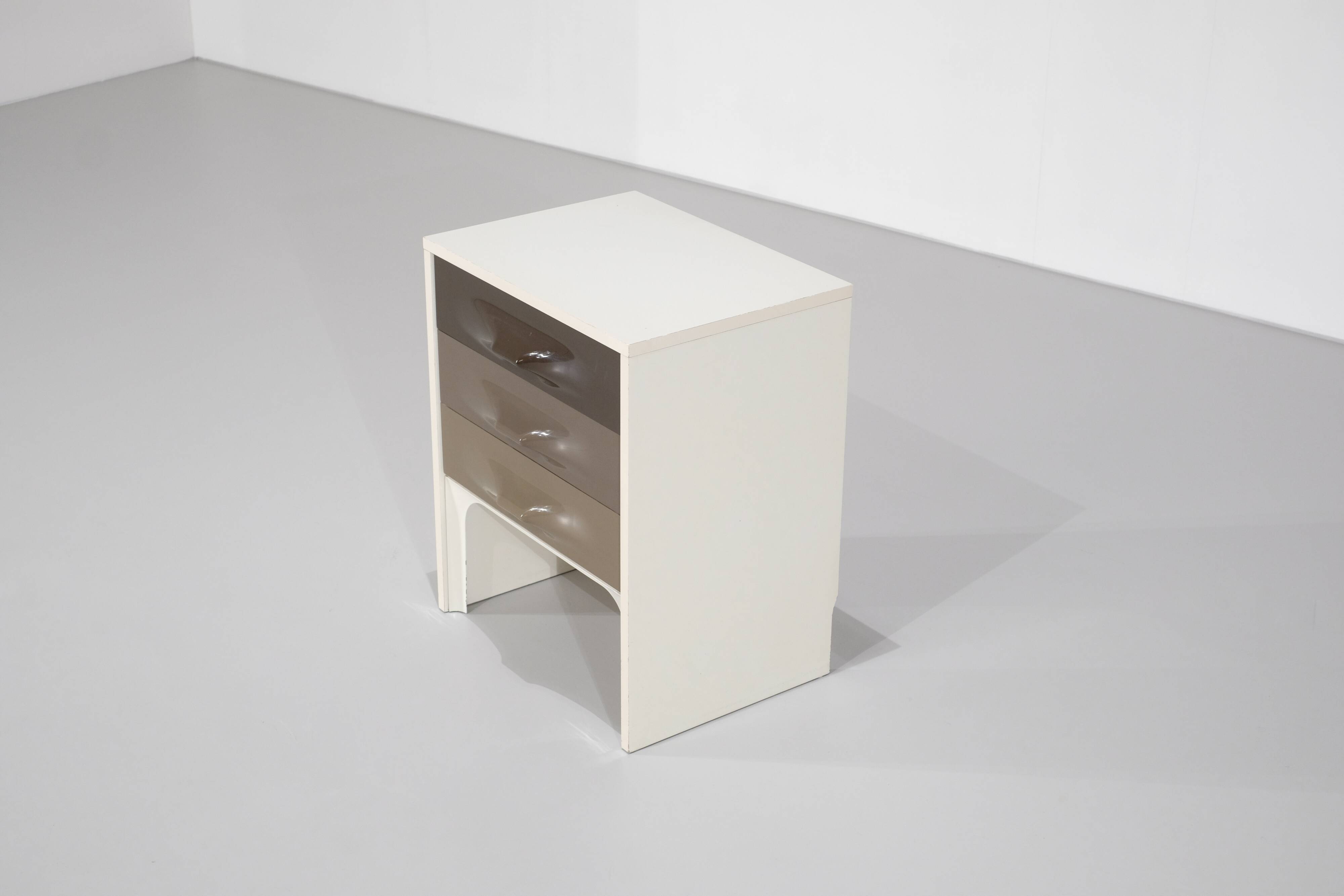 Nightstand "DF2000" by Raymond Loewy for Doubinsky Frères, France,
