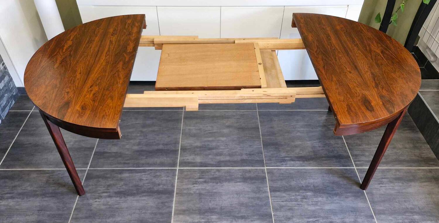 Scandinavian extendable round table in rosewood, 1970s