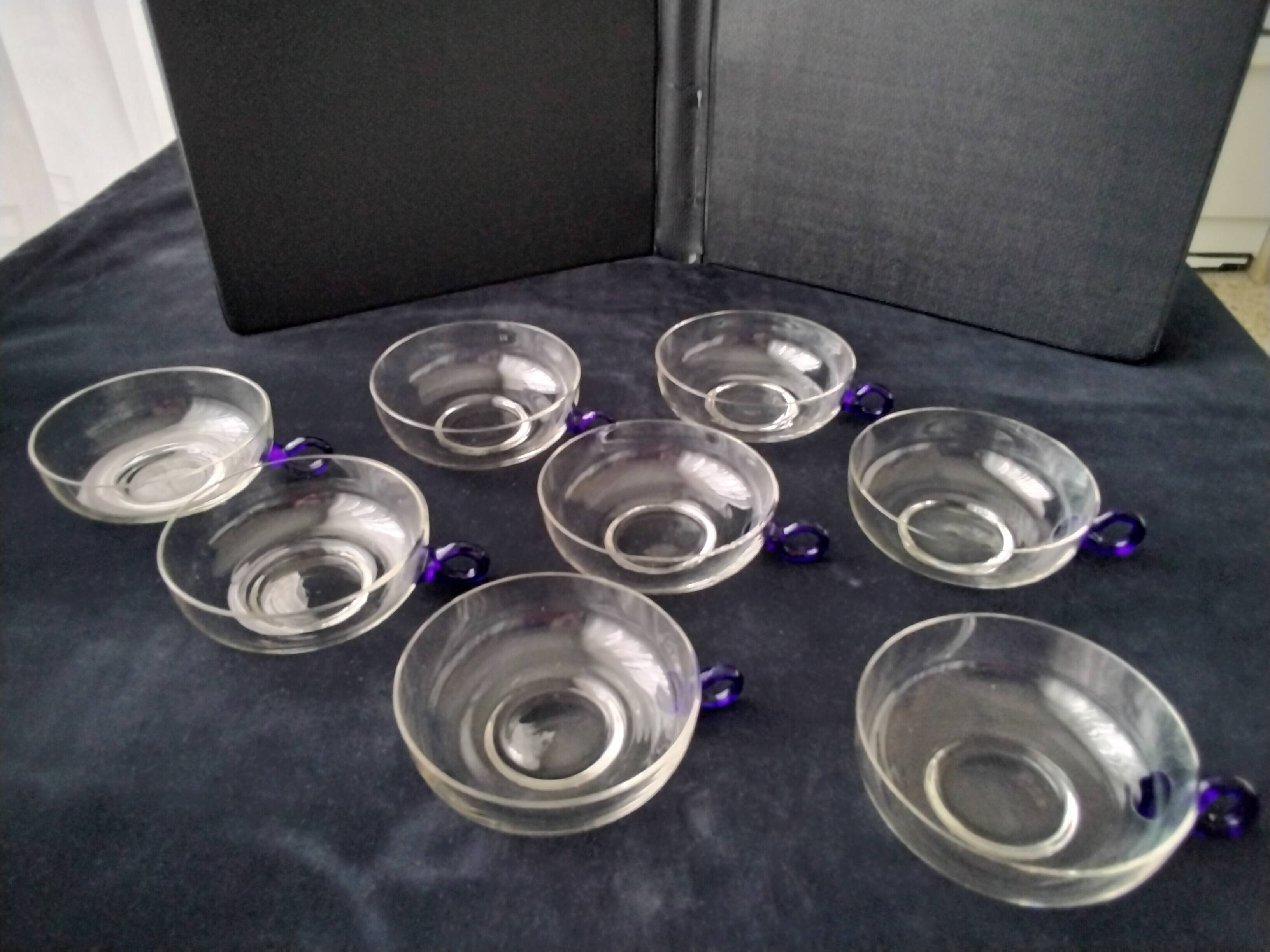 8 Tasses à punch en verre soufflé