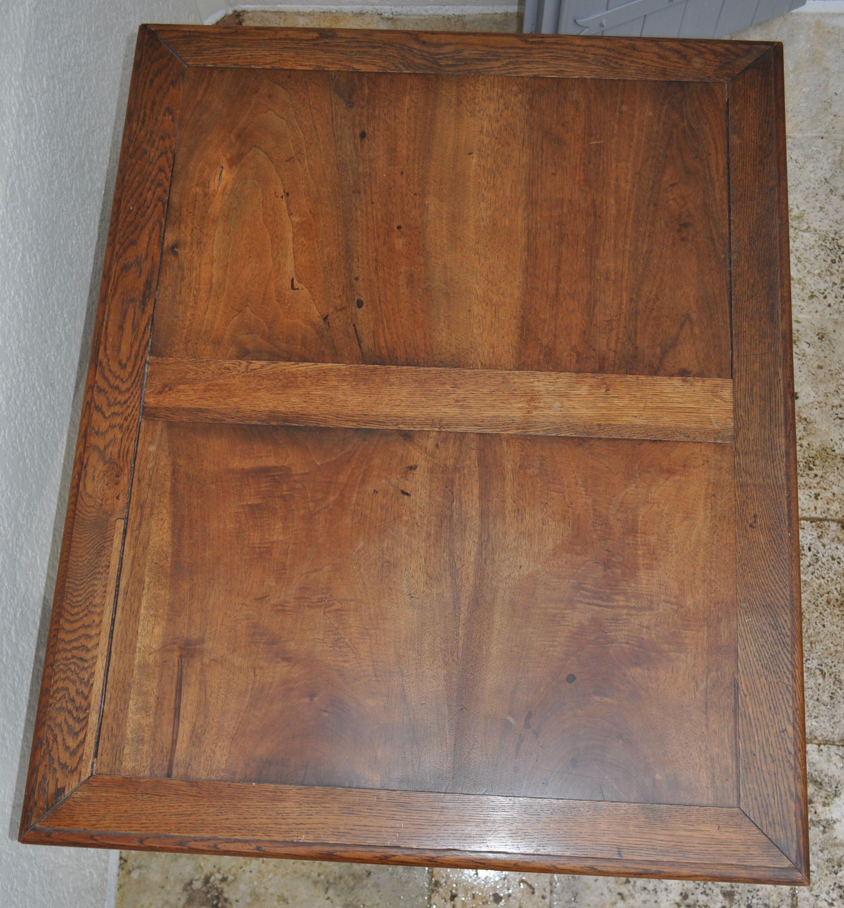 Flat desk in oak