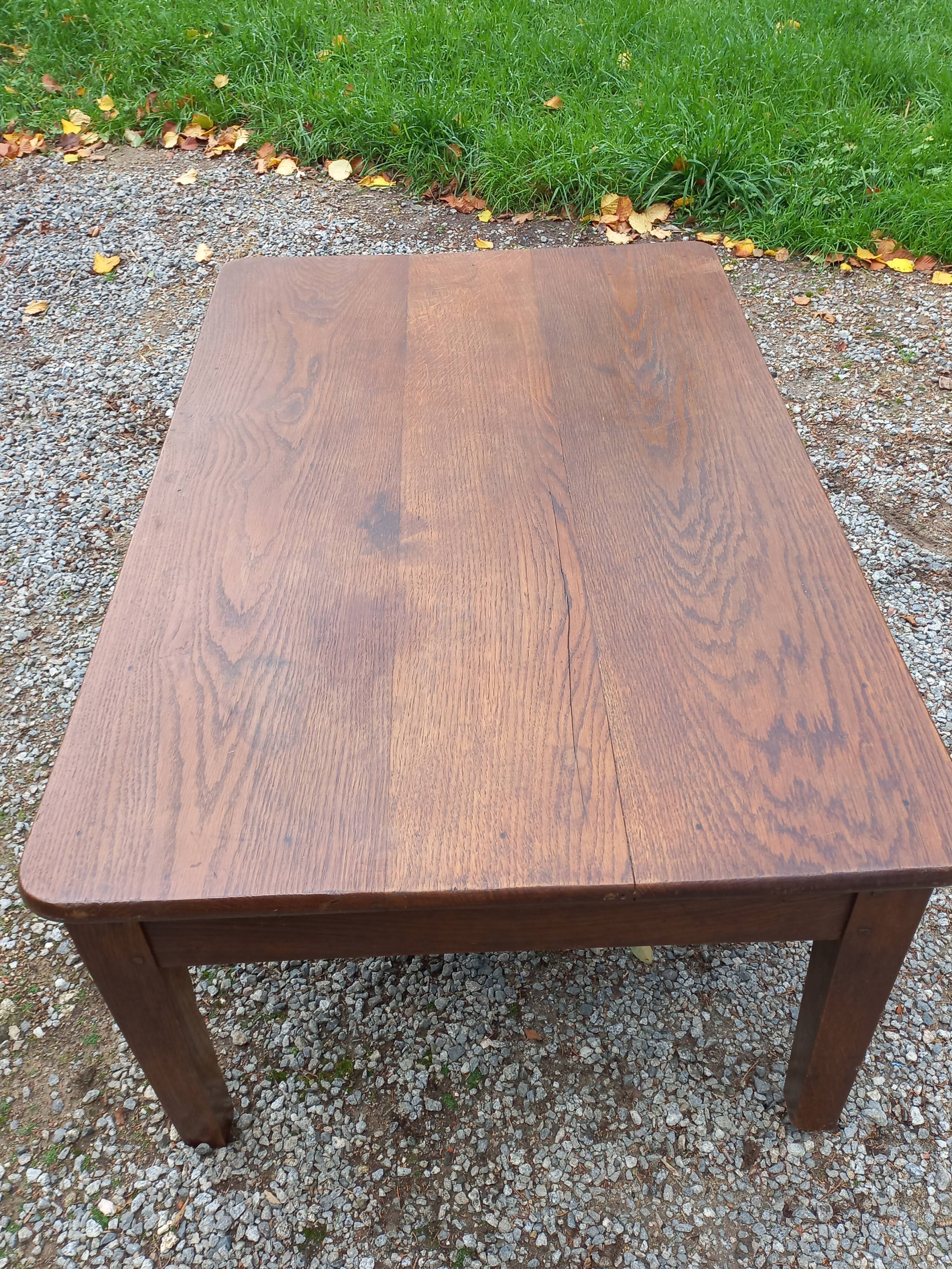 Oak farmhouse coffee table 1 drawer nineteenth century feet bobbins