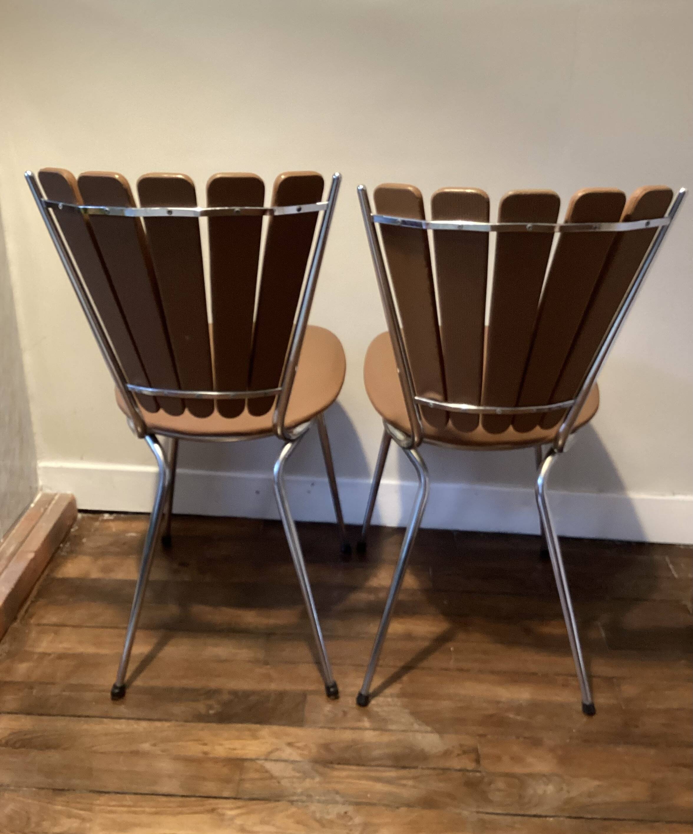 Set of 2 LE GAL chairs, vintage 70s