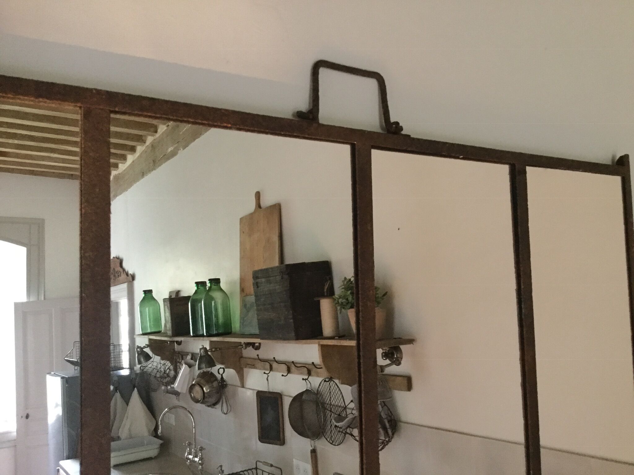 Iron mirror