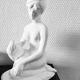 Sculpture de femme en céramique