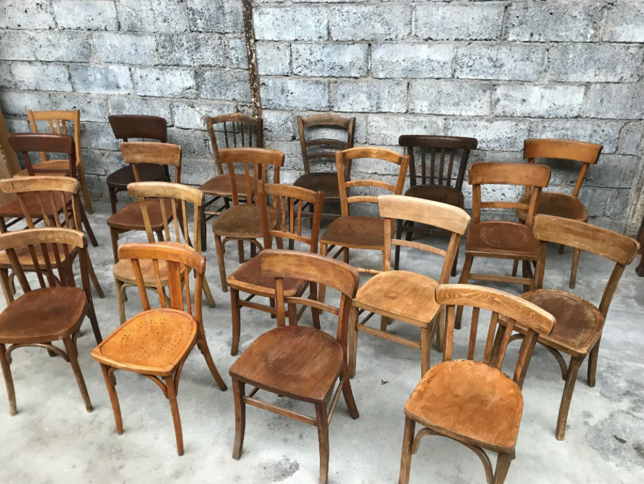Set of 10 curved wooden bistro chairs