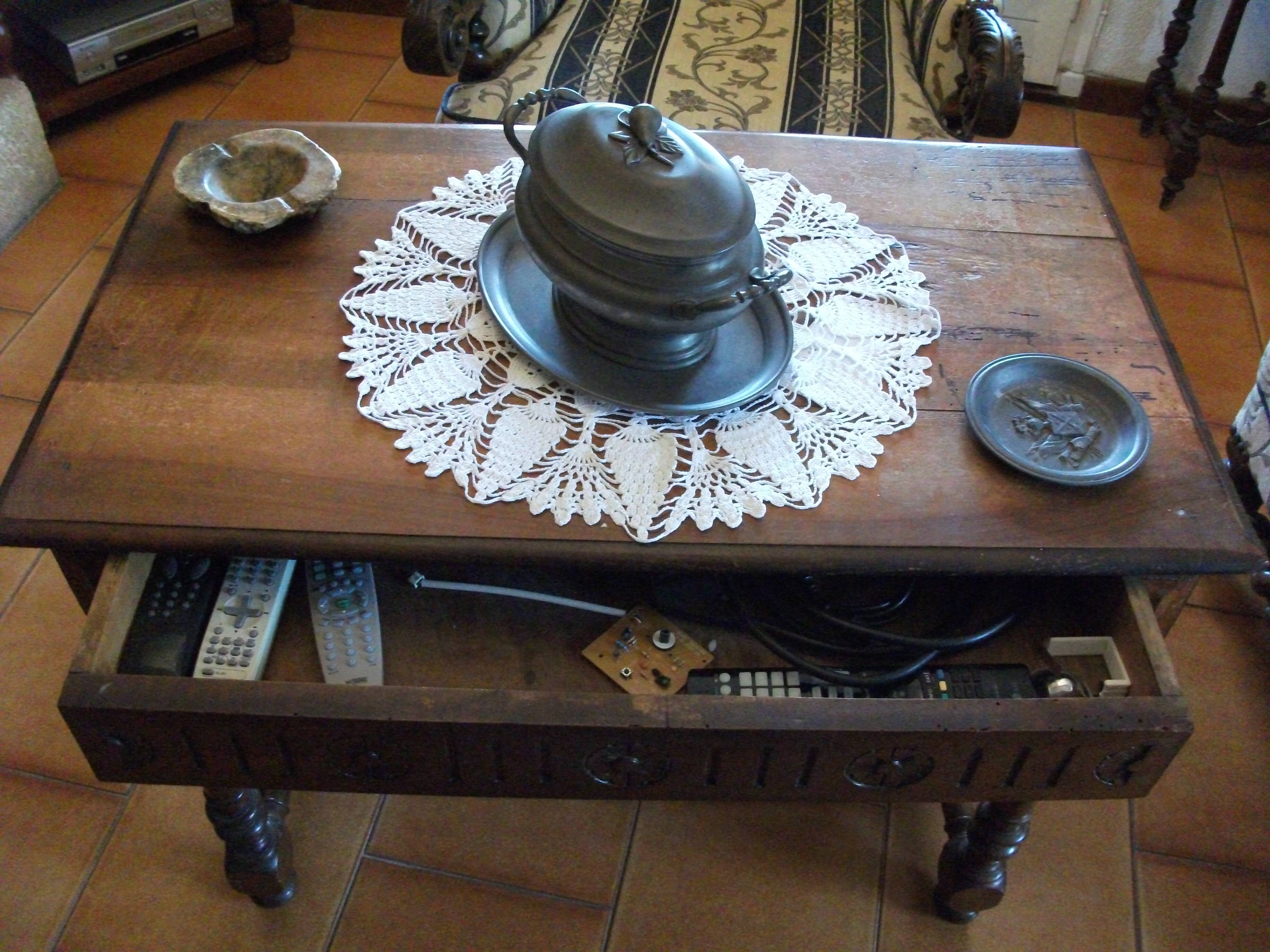 Louis XIII style exchange table in carved solid wood.