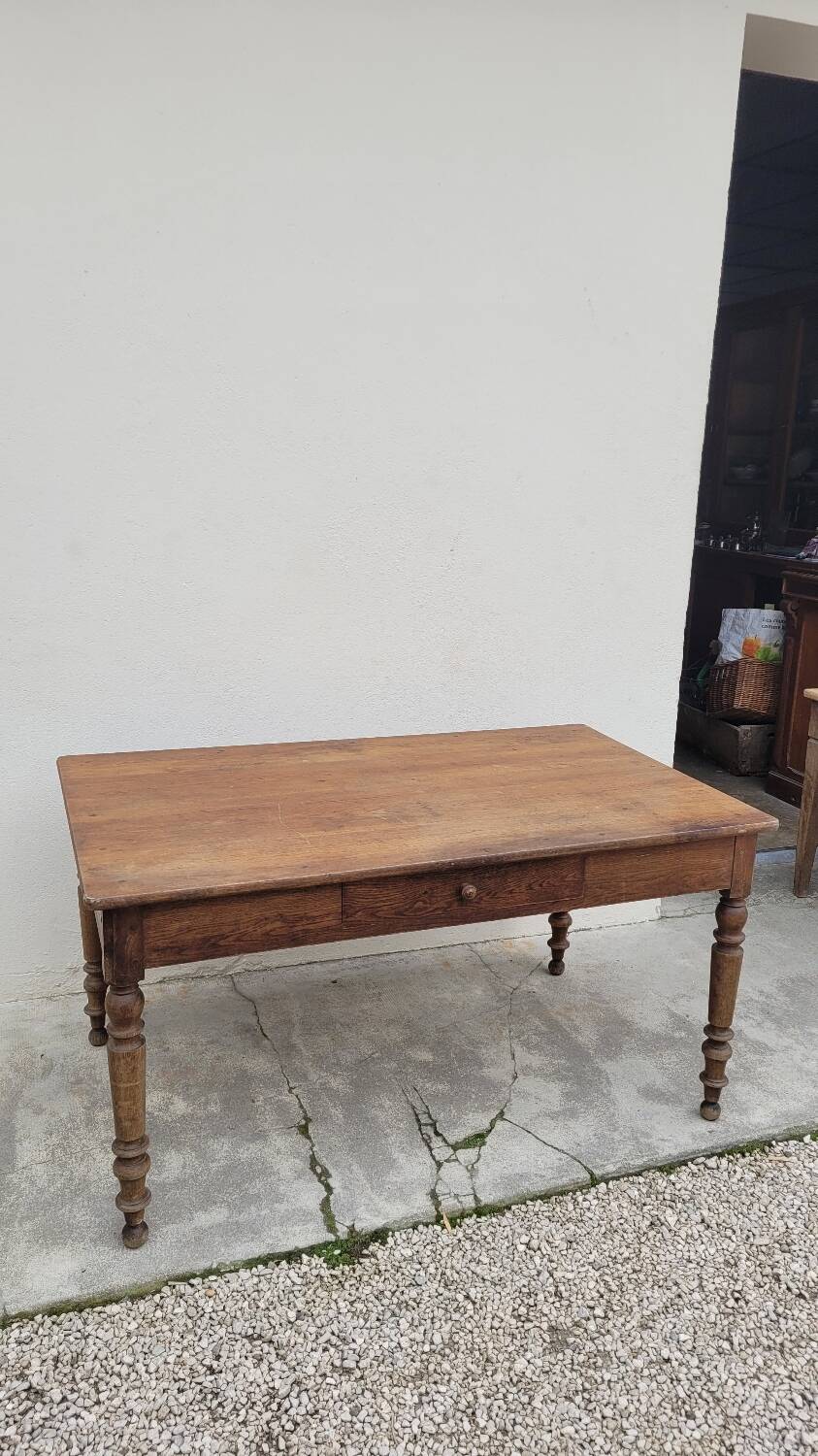 Rustic farm table in solid oak, Louis Philippe legs, 19th century - 1m40